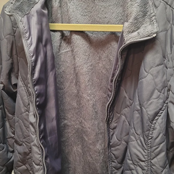 Free Country Women's Quilted Charcoal Jacket - Picture 2 of 3